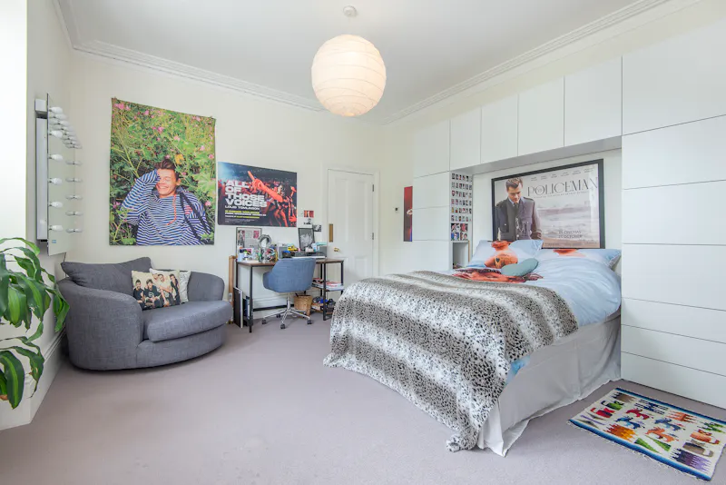 Bedroom at Sunny Ealing Family House, B1895 (photo 18)