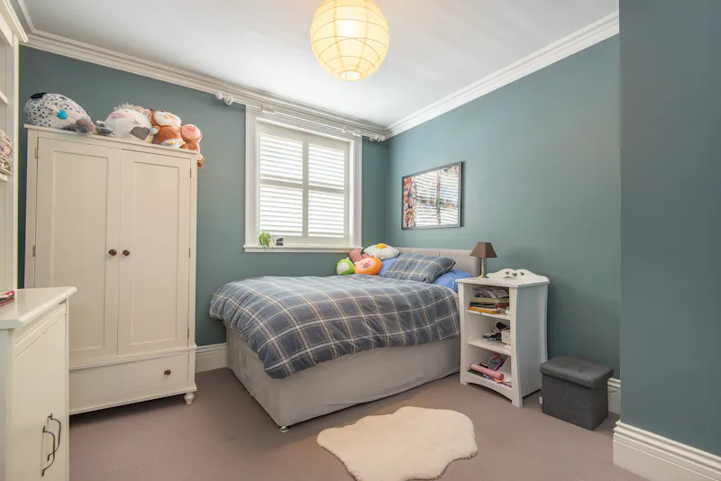 Bedroom at Sunny Ealing Family House, B1895 (photo 23)