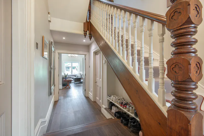 Sunny Ealing Family House, B1895 (photo 3)