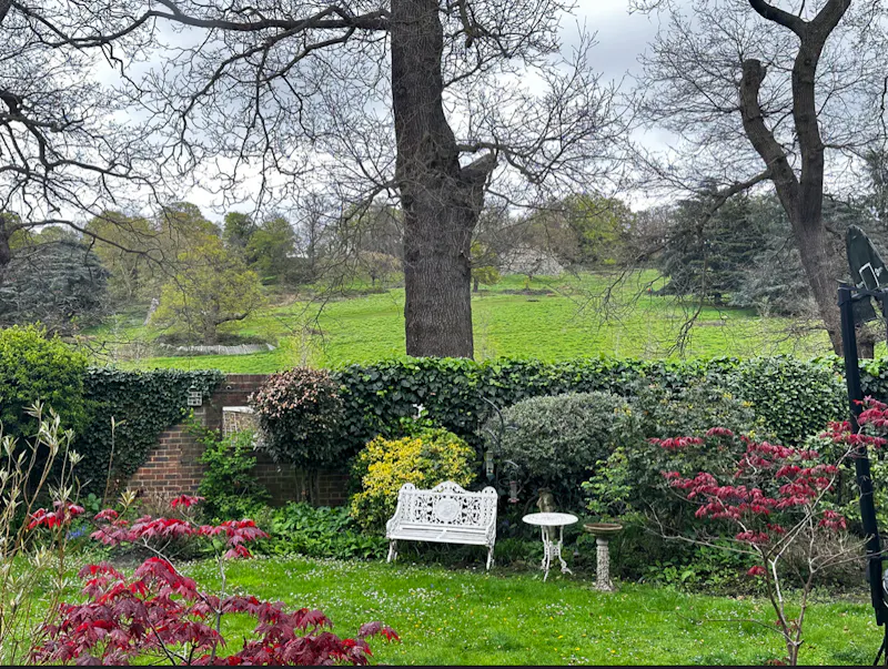 Garden at Cul-de-sac Richmond home, D2736 (photo 22)
