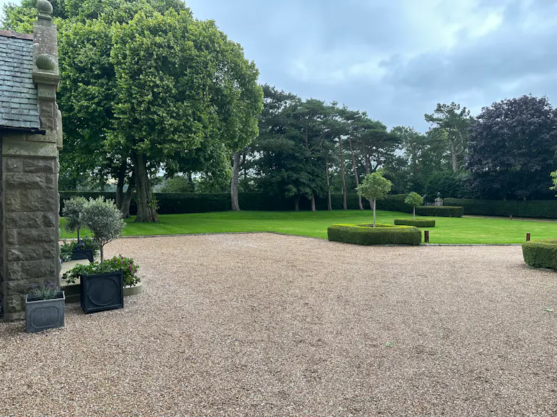 Driveway at Colwyn Bay country house, W218 (photo 24)