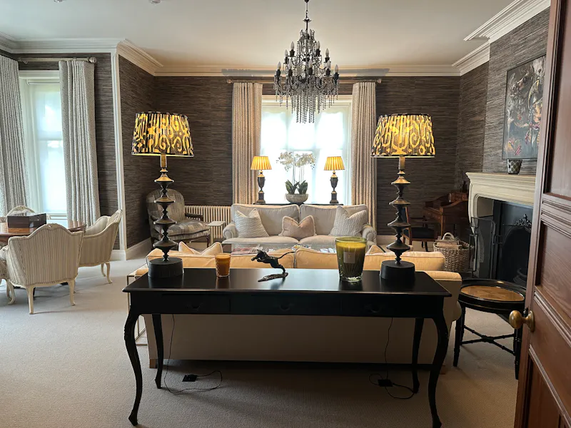 Drawing room at Colwyn Bay country house, W218 (photo 8)