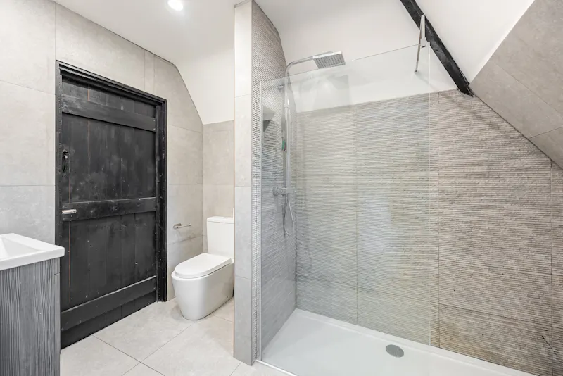 Bathroom at Mill Hill Farmhouse, E372 (photo 29)