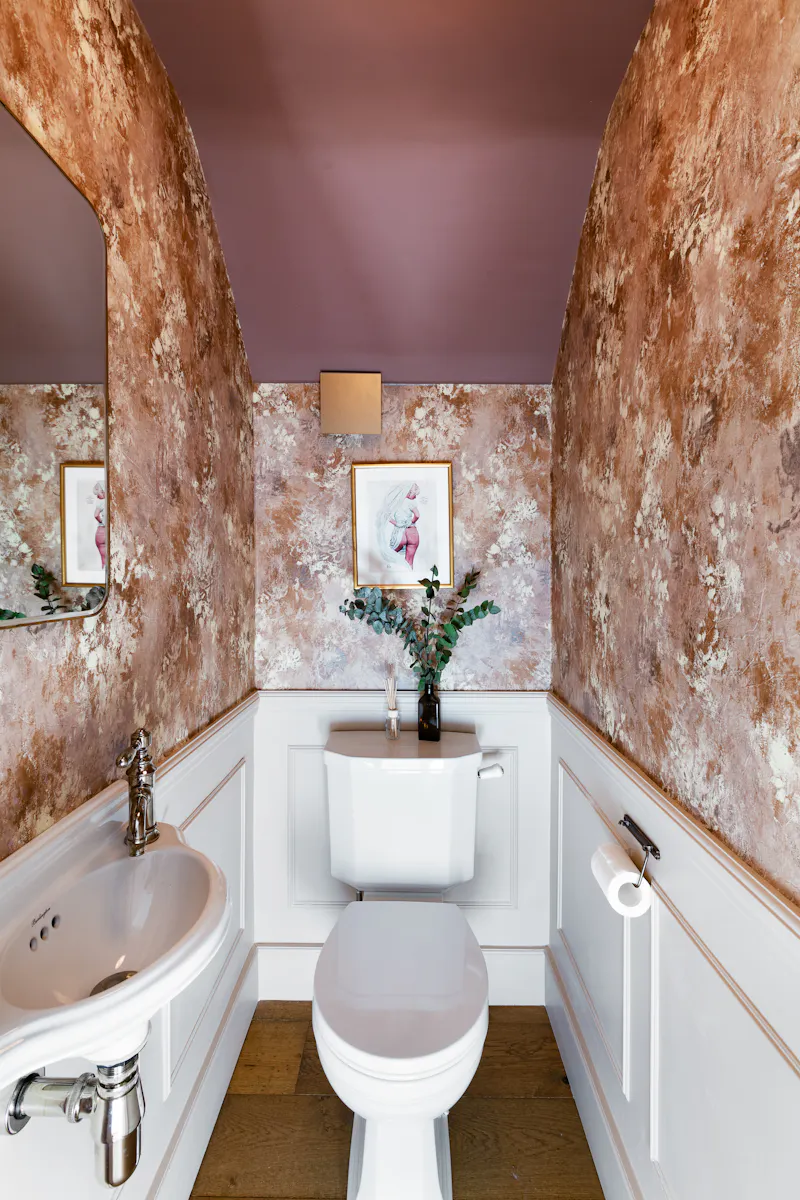 Bathroom at Light & neutral Clapham home, E524 (photo 17)