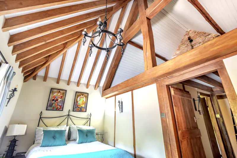 Picturesque Woking cottage, C939 (photo 18)