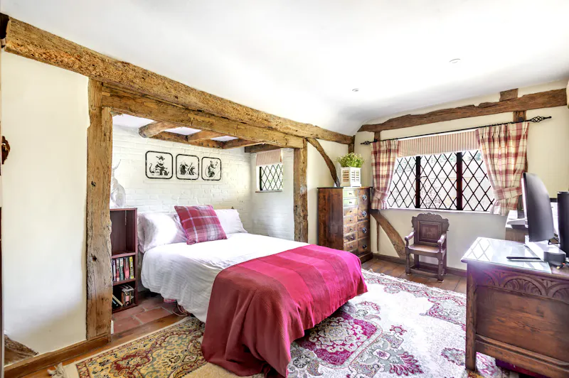 Bedroom at Picturesque Woking cottage, C939 (photo 21)