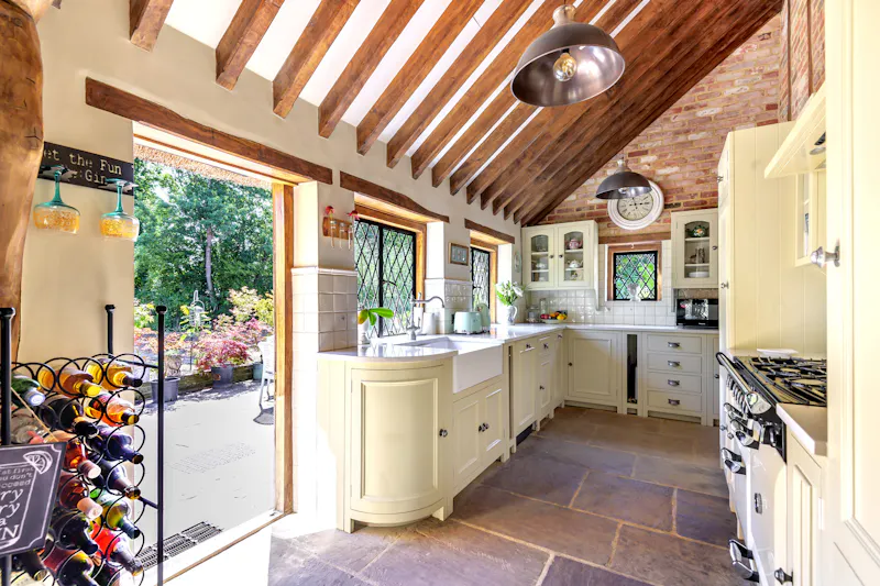 Kitchen at Picturesque Woking cottage, C939 (photo 10)