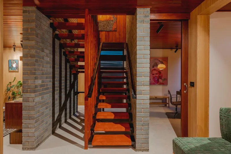 Staircase at Mid-century Stanmore house, K492 (photo 1)