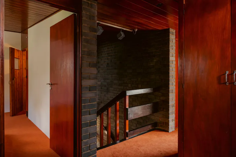 Mid-century Stanmore house, K492 (photo 13)