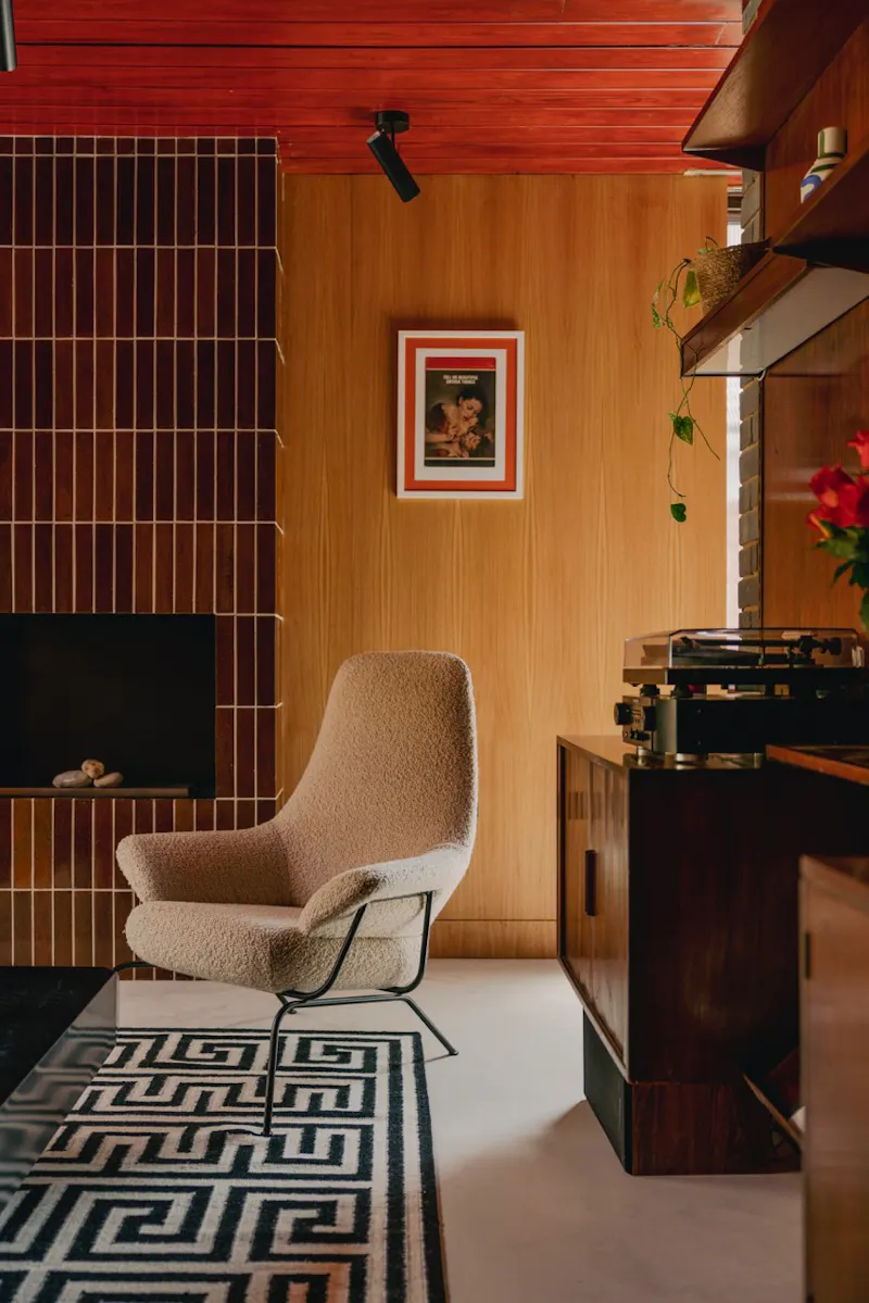Mid-century Stanmore house, K492 (photo 6)