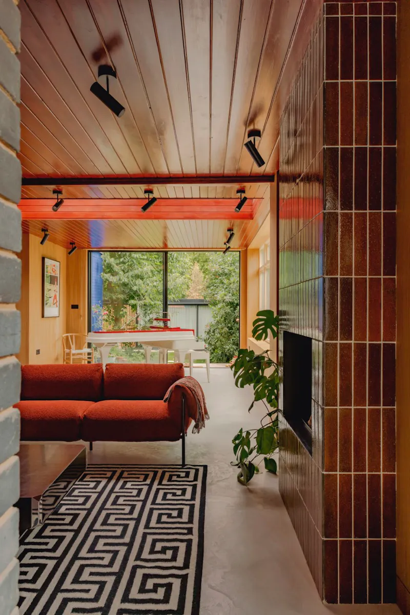 Mid-century Stanmore house, K492 (photo 3)