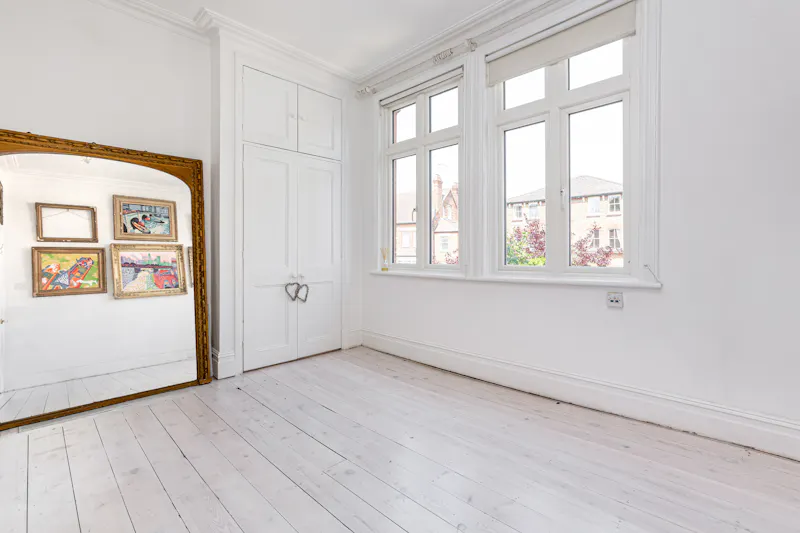Detached Twickenham  Villa, B2027 (photo 18)