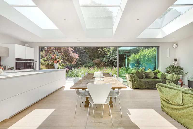 Open plan at Detached Twickenham  Villa, B2027 (photo 5)