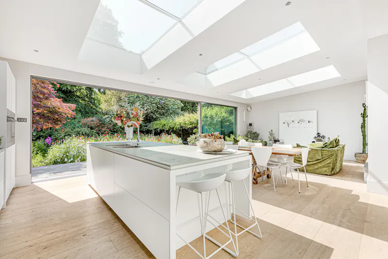 Detached Twickenham  Villa, B2027 (photo 9)