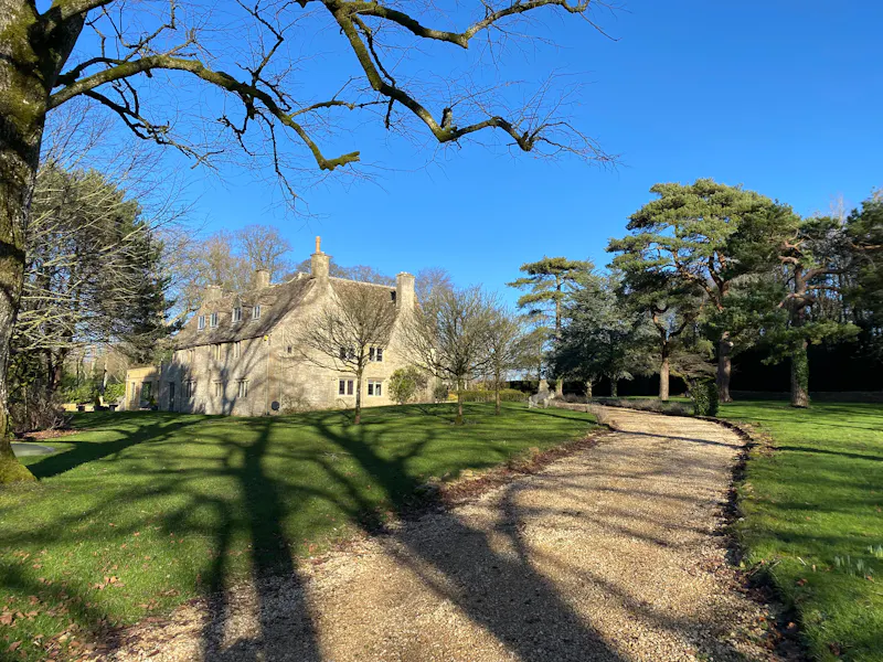 Driveway at Contemporary Cotswold Home, A1614 (photo 26)