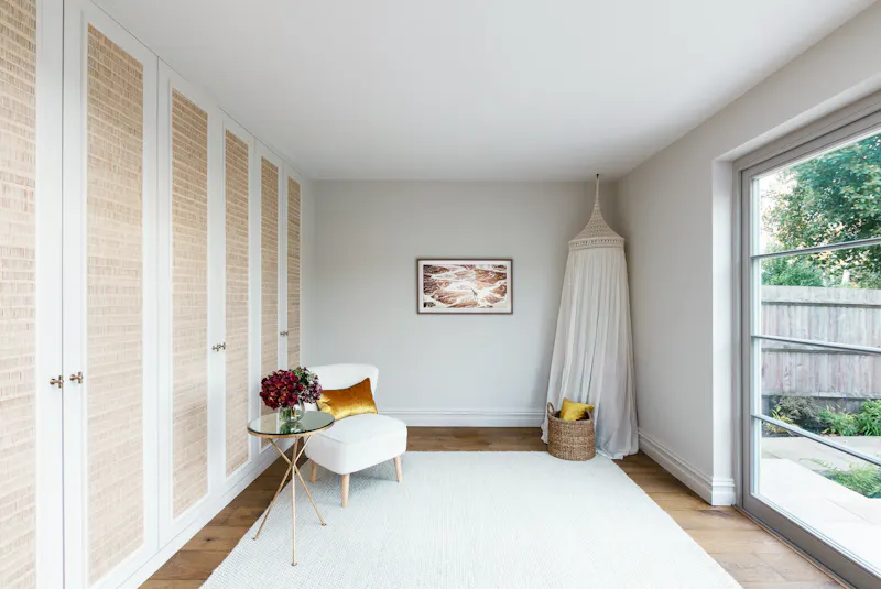 Light & neutral Clapham home, E524 (photo 11)
