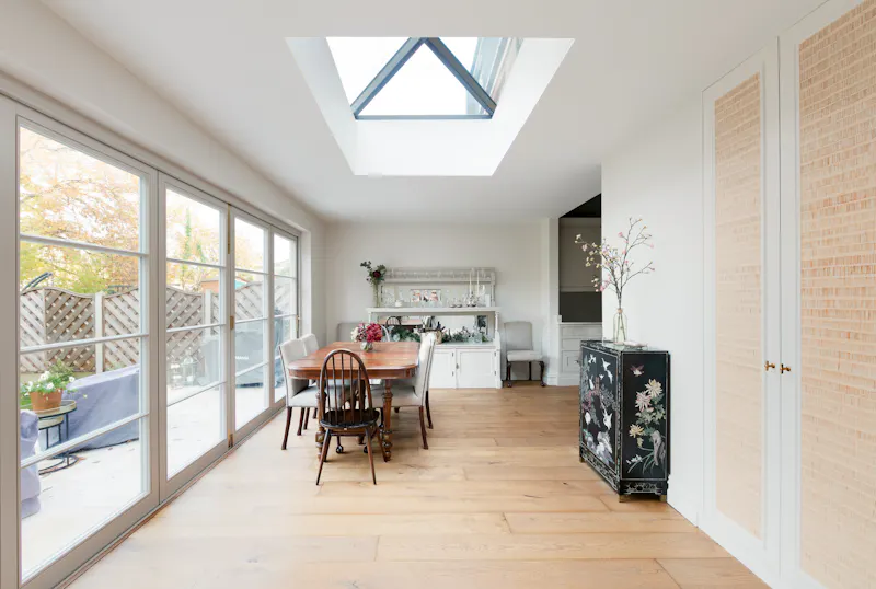 Dining room at Light & neutral Clapham home, E524 (photo 10)