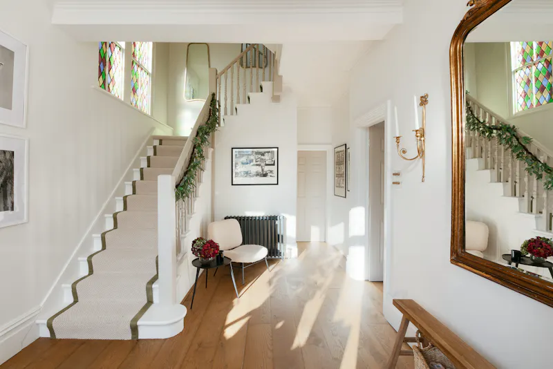 Entrance hall at Light & neutral Clapham home, E524 (photo 2)