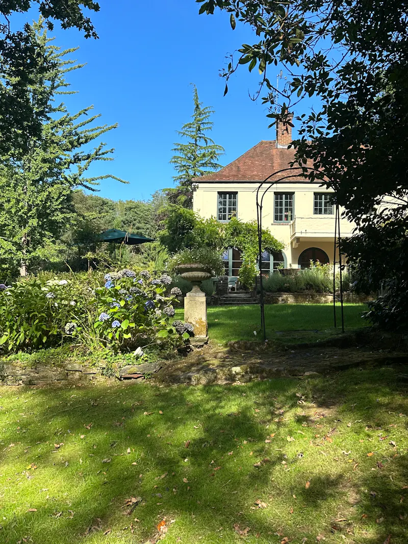 Mediterranean Dorking villa, D2742 (photo 36)