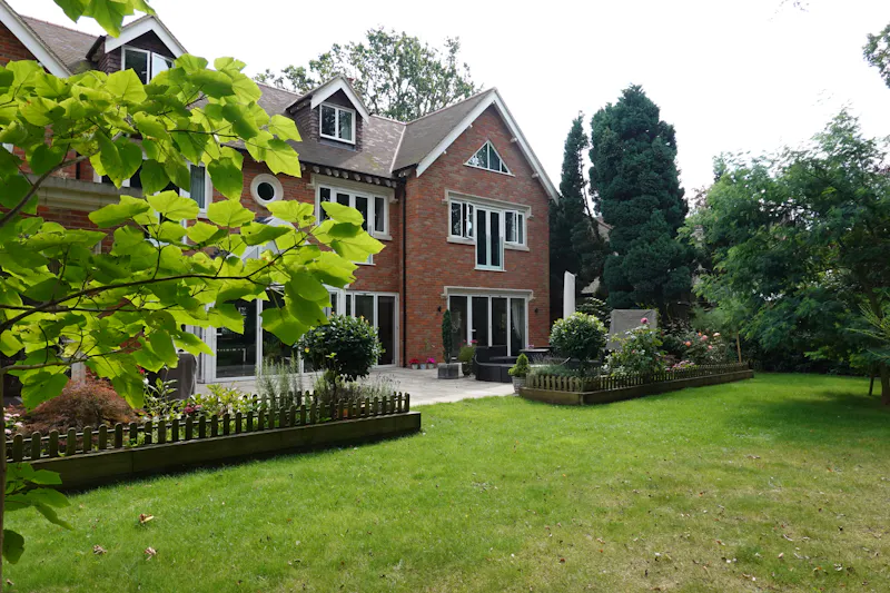 Detached Beaconsfield home, B2035 (photo 69)