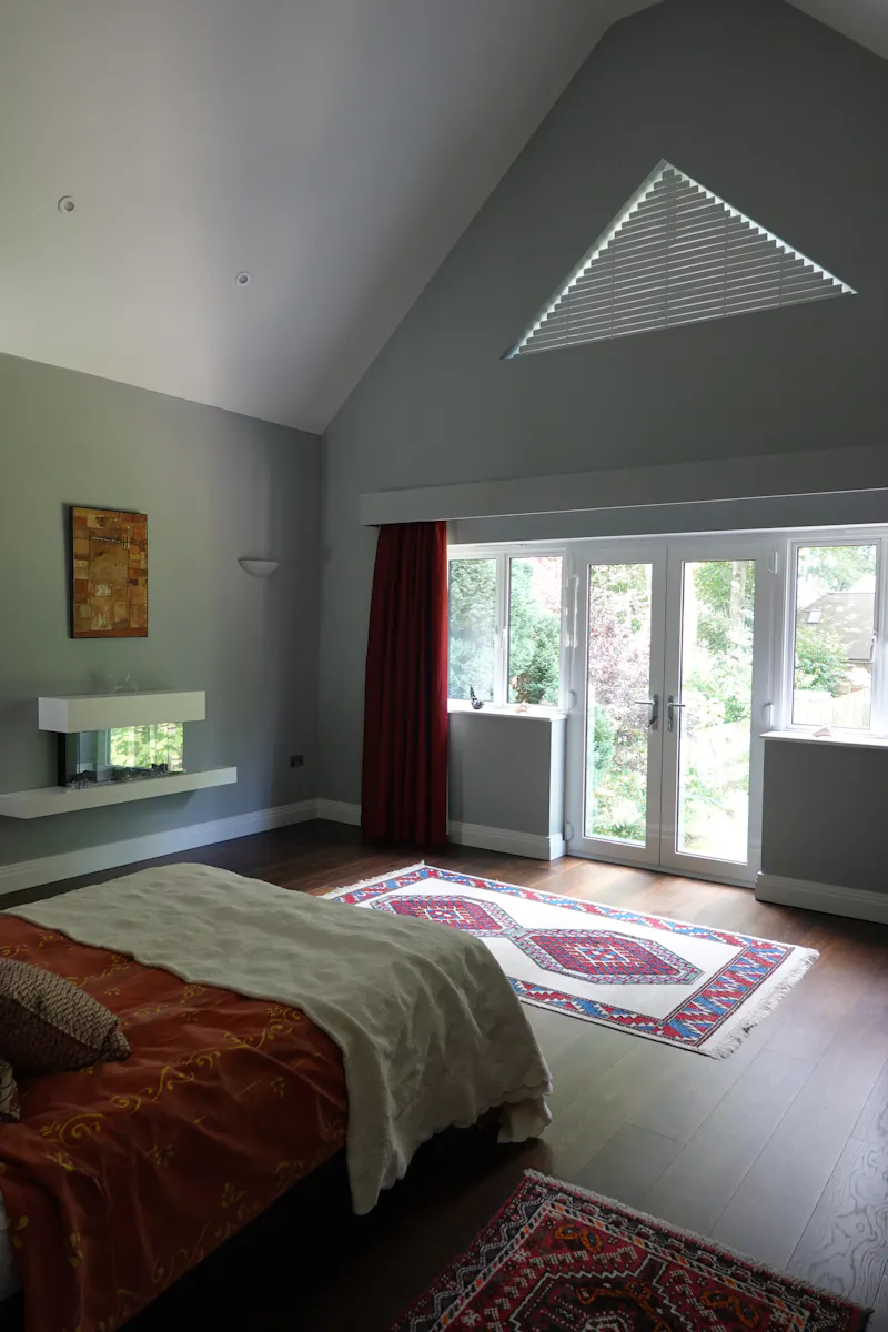 Detached Beaconsfield home, B2035 (photo 41)