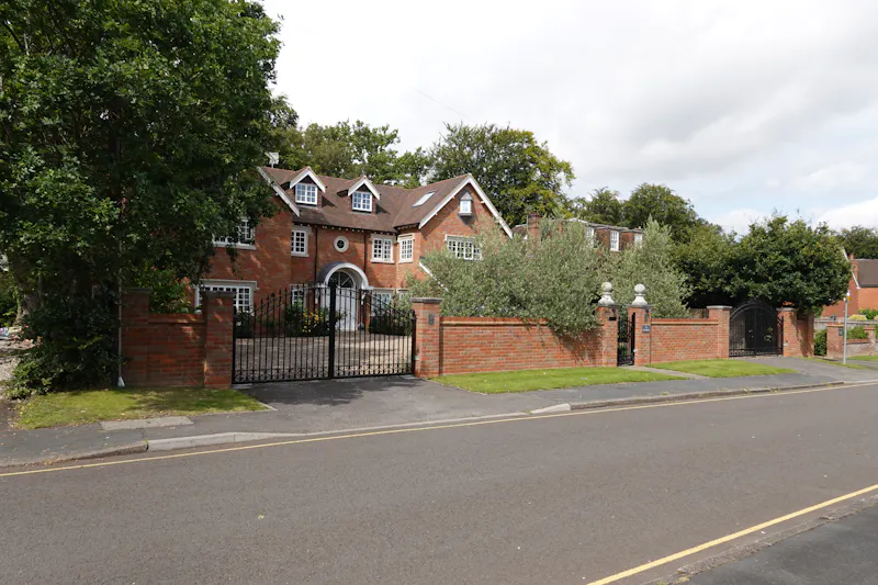 Gate at Detached Beaconsfield home, B2035 (photo 68)