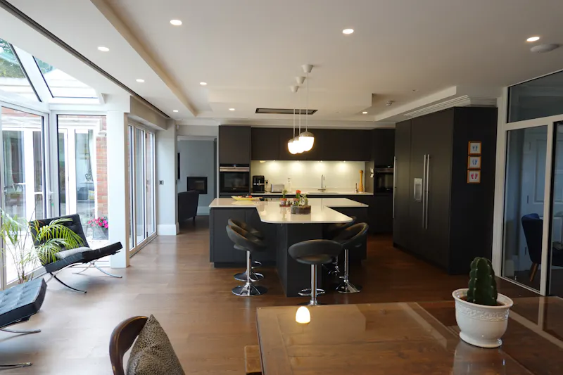 Detached Beaconsfield home, B2035 (photo 8)