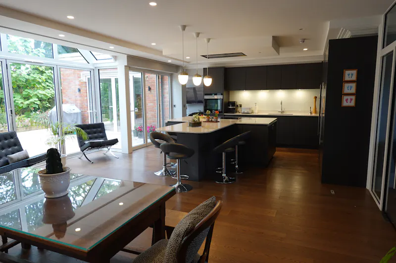 Kitchen at Detached Beaconsfield home, B2035 (photo 4)