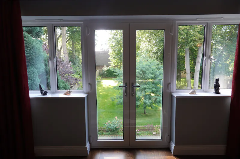 Detached Beaconsfield home, B2035 (photo 43)