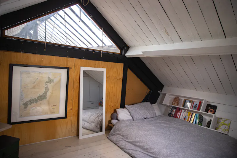 Attic at Converted Hackney Factory, F1250 (photo 12)