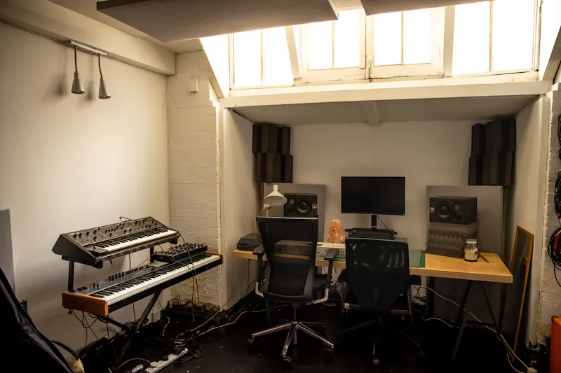 Office at Converted Hackney Factory, F1250 (photo 17)