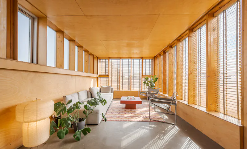 Panelling at Minimalist Hoxton Loft, F1243 (photo 4)