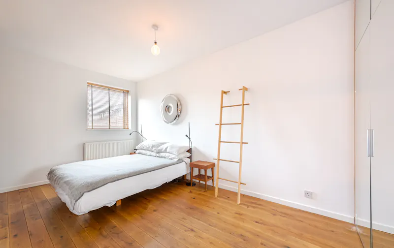 Floor - wooden at Minimalist Hoxton Loft, F1243 (photo 16)
