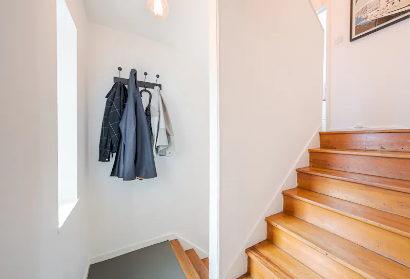 Minimalist Hoxton Loft, F1243 (photo 21)