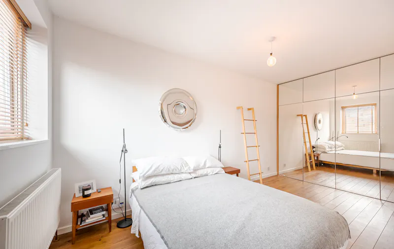 Bedroom at Minimalist Hoxton Loft, F1243 (photo 15)