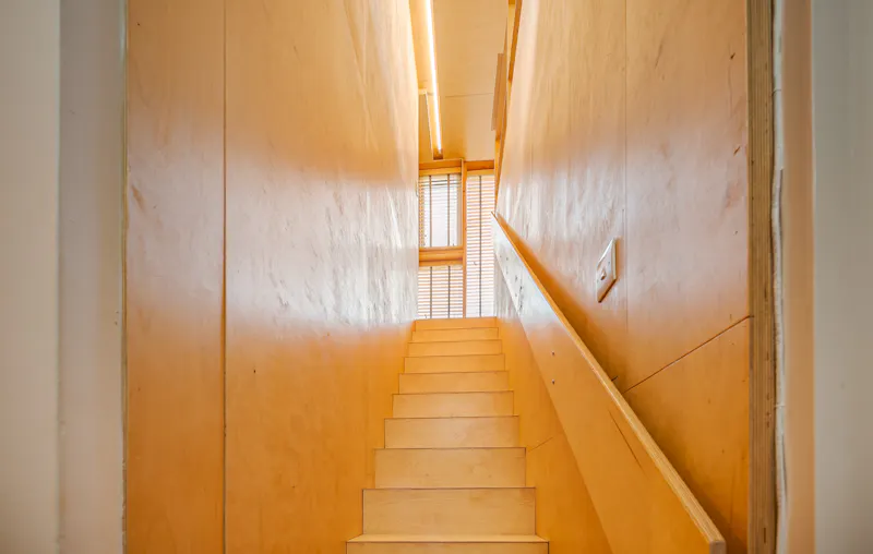 Staircase at Minimalist Hoxton Loft, F1243 (photo 13)