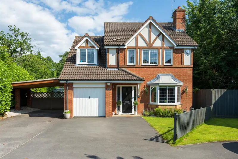 Sindlesham cul-de-sac home, D2746 (photo 1)