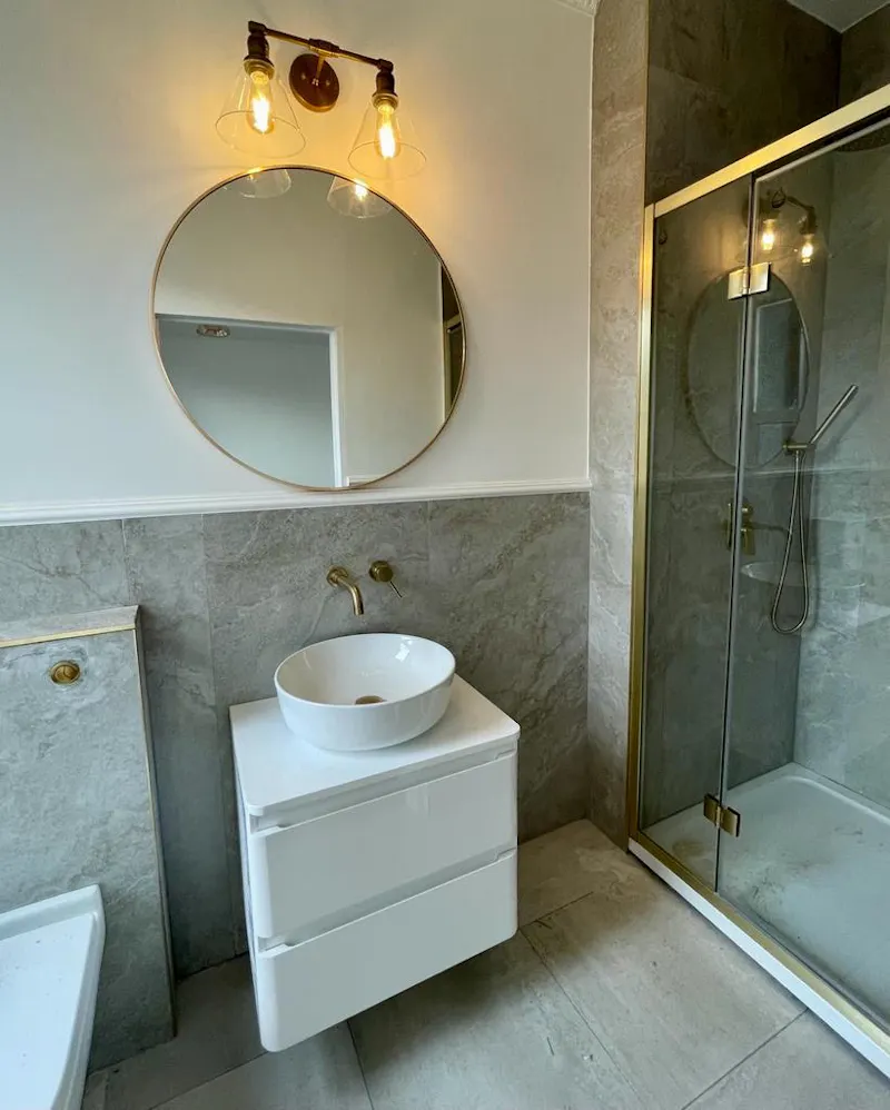 Bathroom at Mid-terrace Cricklewood Home, B2028 (photo 11)