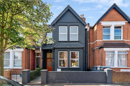 Mid-terrace Cricklewood Home, B2028