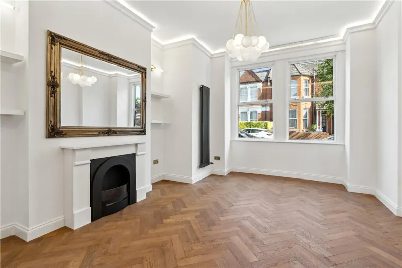 Mid-terrace Cricklewood Home, B2028 (photo 4)