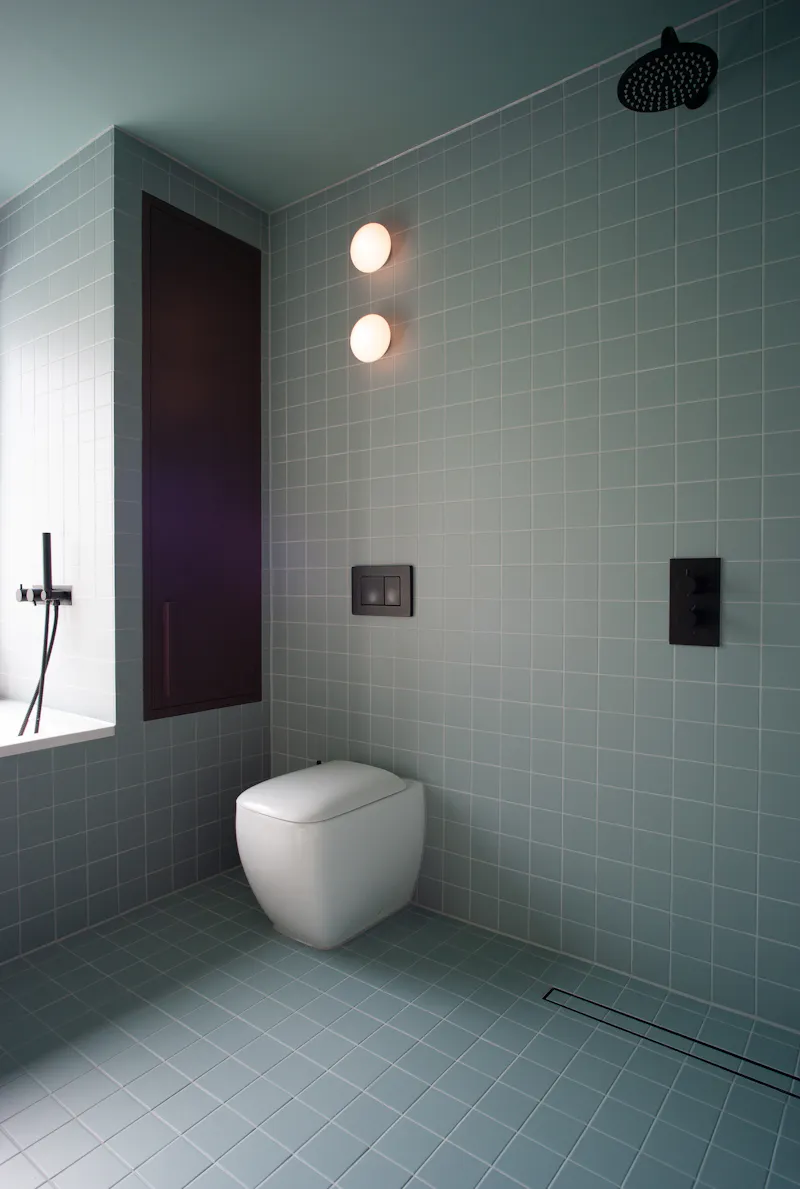 Wetroom at 1960's retro house Chislehurst, D2741 (photo 30)