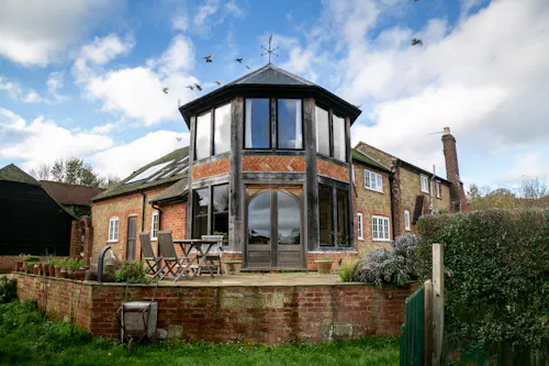 Smart Surrey Farmhouse, L759