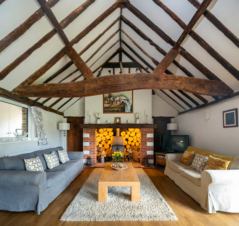 Beams at Smart Surrey Farmhouse, L759 (photo 3)