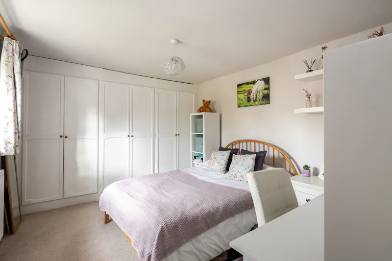 Bedroom at Smart Surrey Farmhouse, L759 (photo 15)