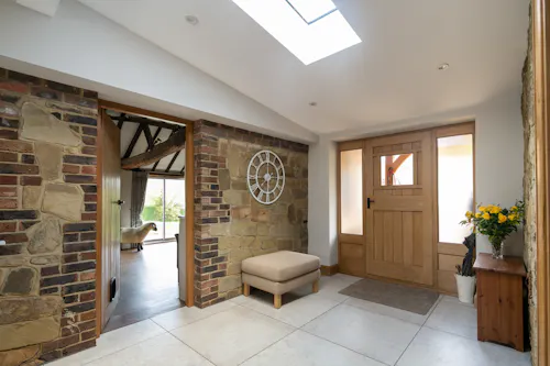 Smart Surrey Farmhouse, L759
