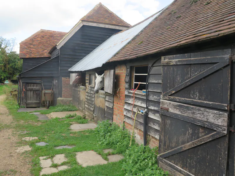 Stable / Outbuildings at Pangbourne Thameside estate , M130 (photo 32)
