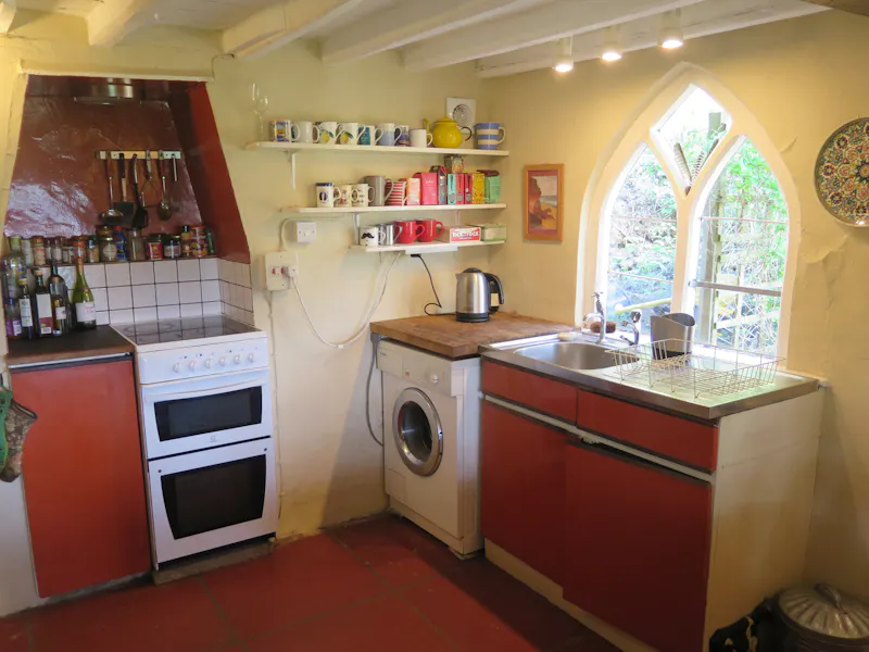 Kitchen at Pangbourne Thameside estate , M130 (photo 41)