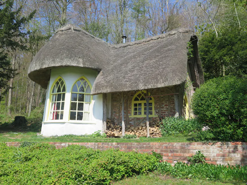 Stable / Outbuildings at Pangbourne Thameside estate , M130 (photo 3)