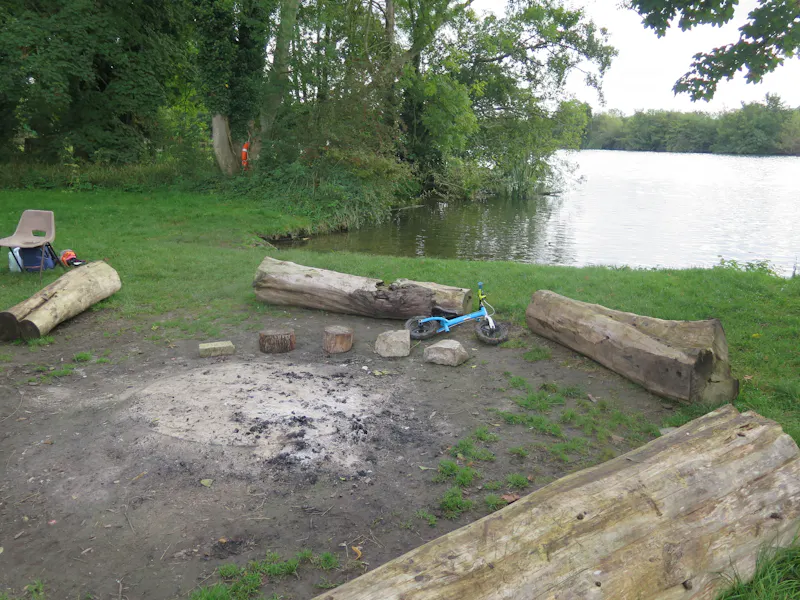 Pangbourne Thameside estate , M130 (photo 51)
