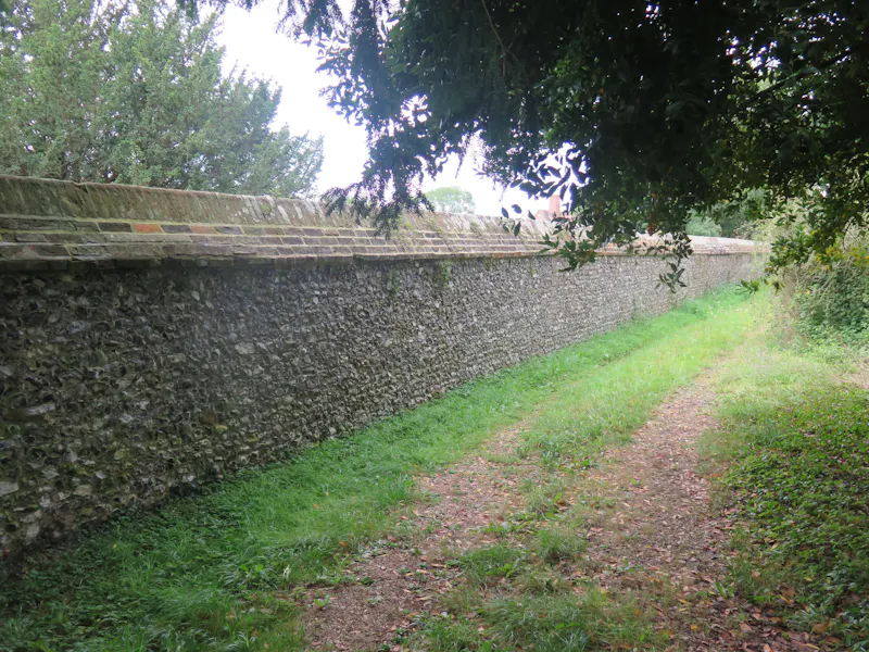 Pangbourne Thameside estate , M130 (photo 58)